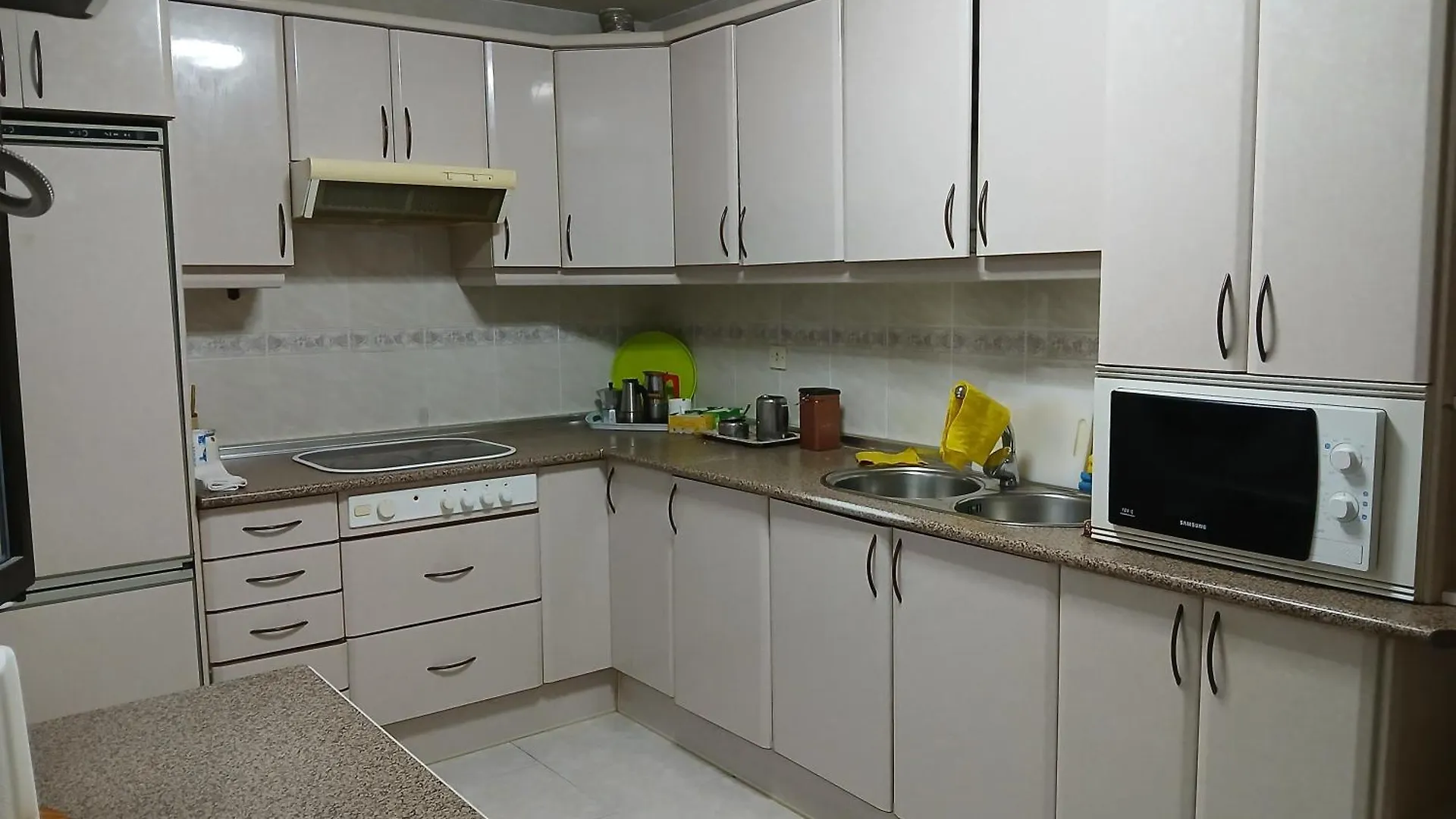 Habitacion Privada Triple Con Camas Individuales Toledo Bed & Breakfast