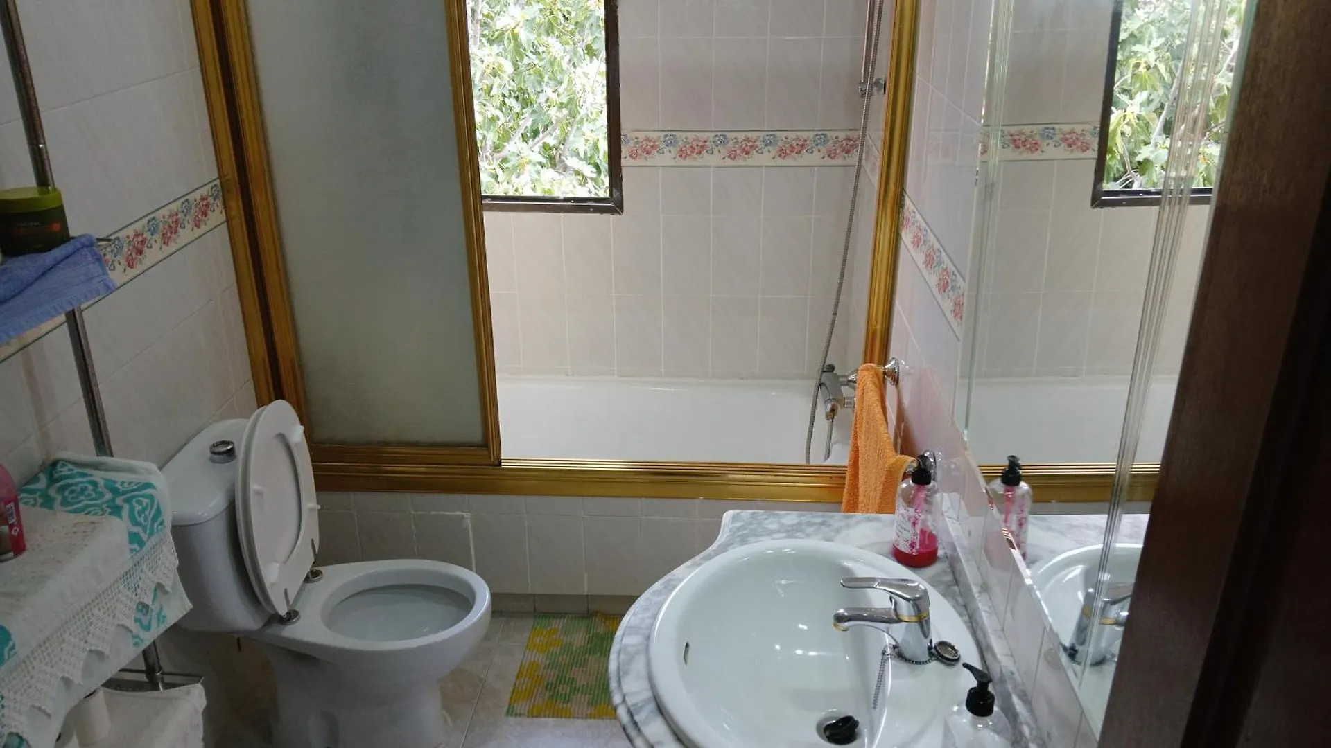 Habitacion Privada Triple Con Camas Individuales Toledo 0*,  Španělsko