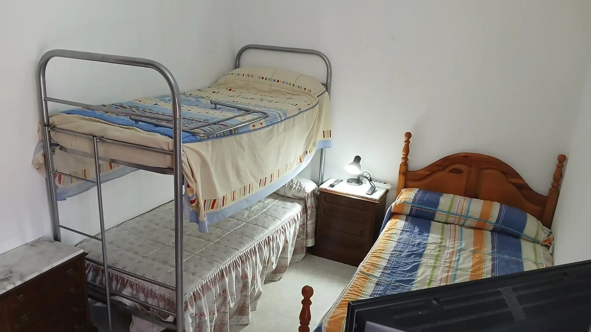 Bed & Breakfast Habitacion Privada Triple Con Camas Individuales Toledo